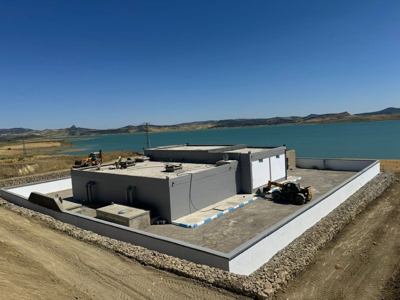 Barrage Al Wahda — déplacement de la barge flottante, province de Taounate — photo 1