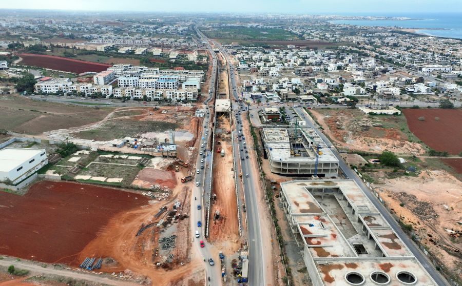 Trémies de Dar Bouazza — tablier du giratoire en construction au-dessus de la trémie