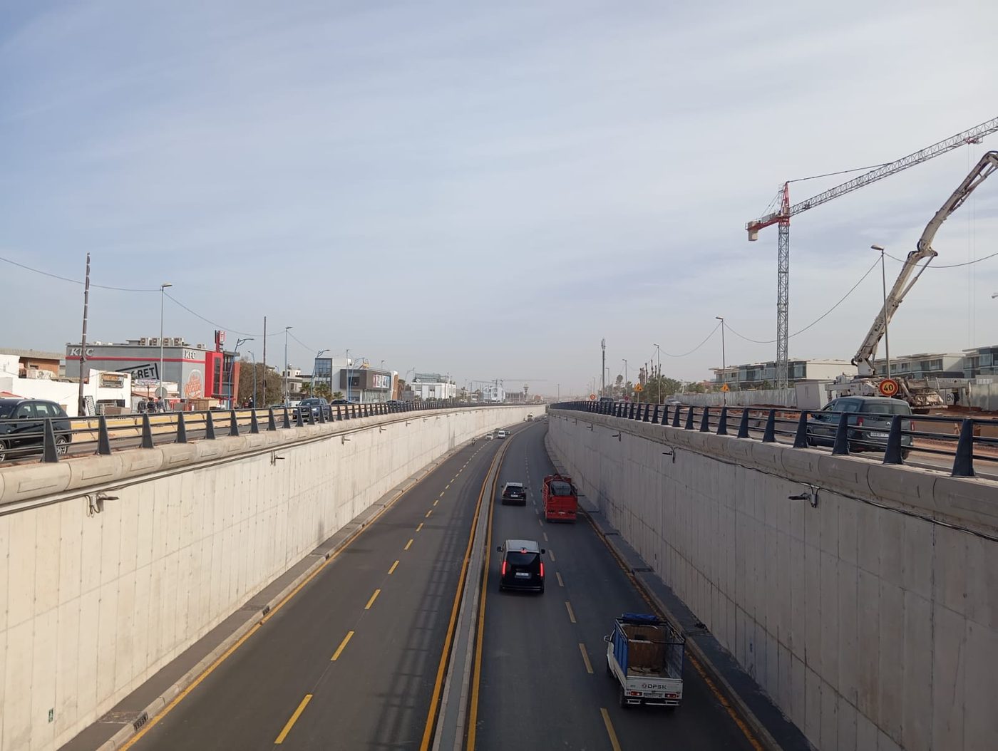 Trémies de Dar Bouazza — trémie en service vue depuis le giratoire