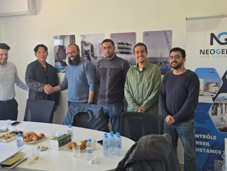Signature du partenariat technique dans les bureaux de NEOGENESIS à Rabat